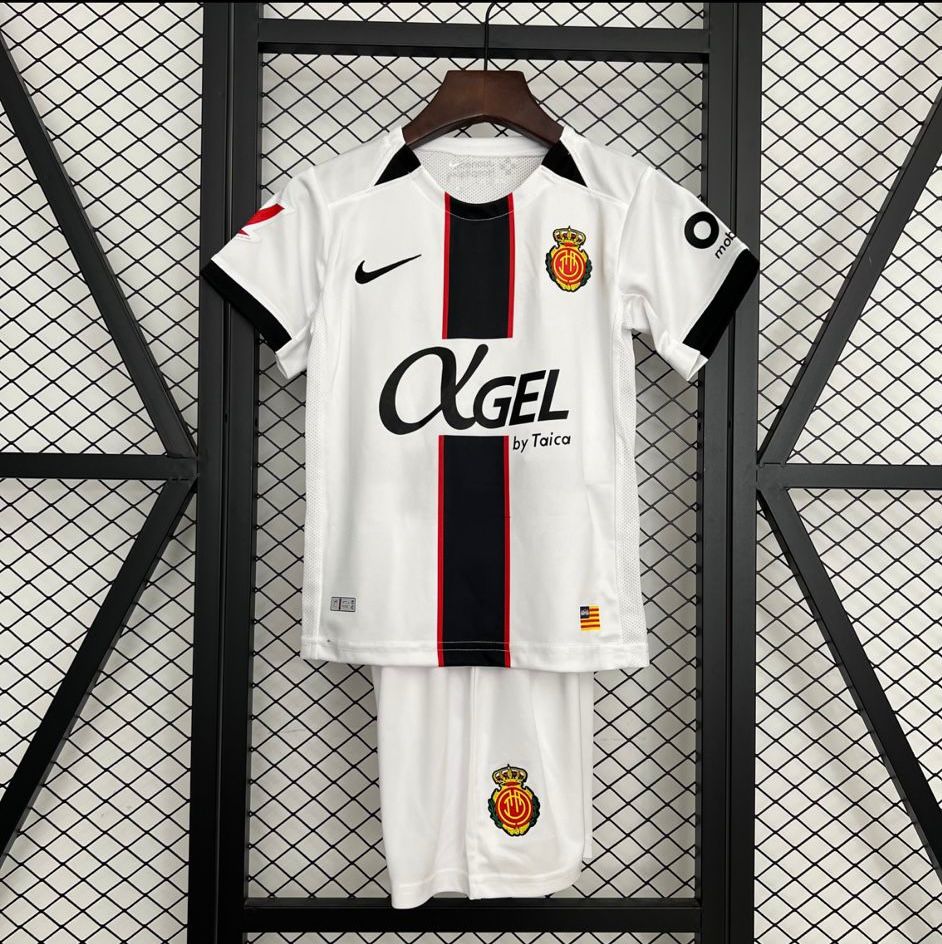 Camiseta y Pantalón Visitante Mallorca CF 25/26 para niños