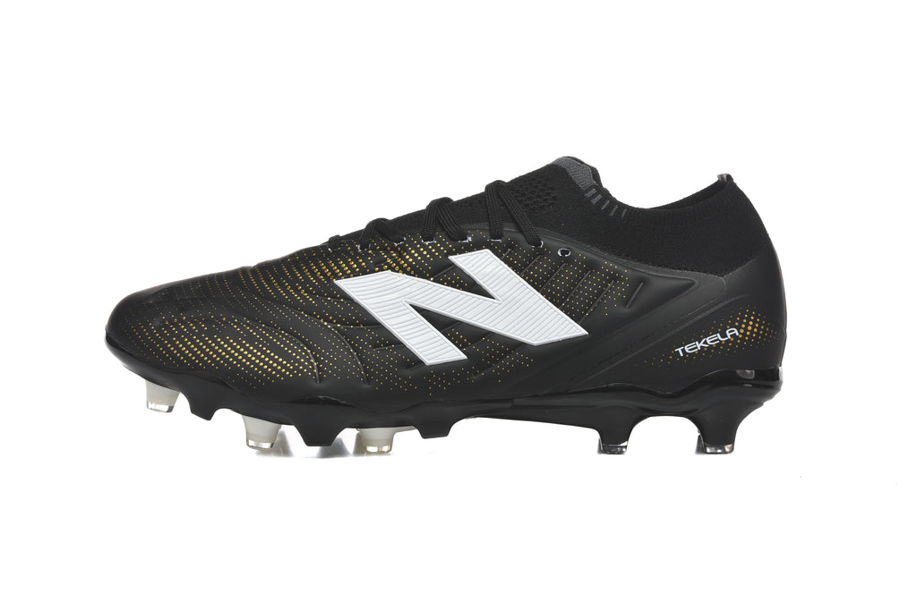 New Balance Tekela V4+ Pro FG Negra Dorada