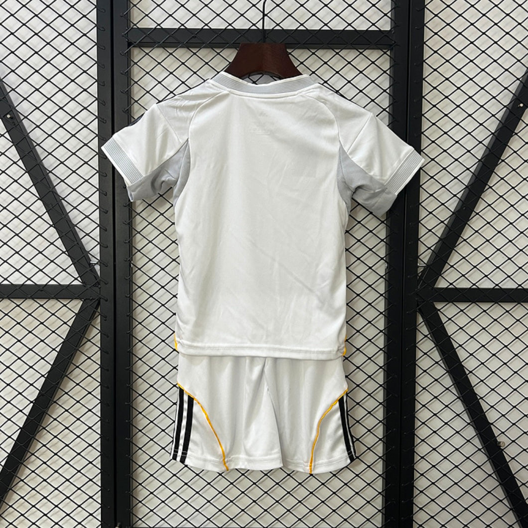 Equipación completa Real Madrid 25/26 Para Niños