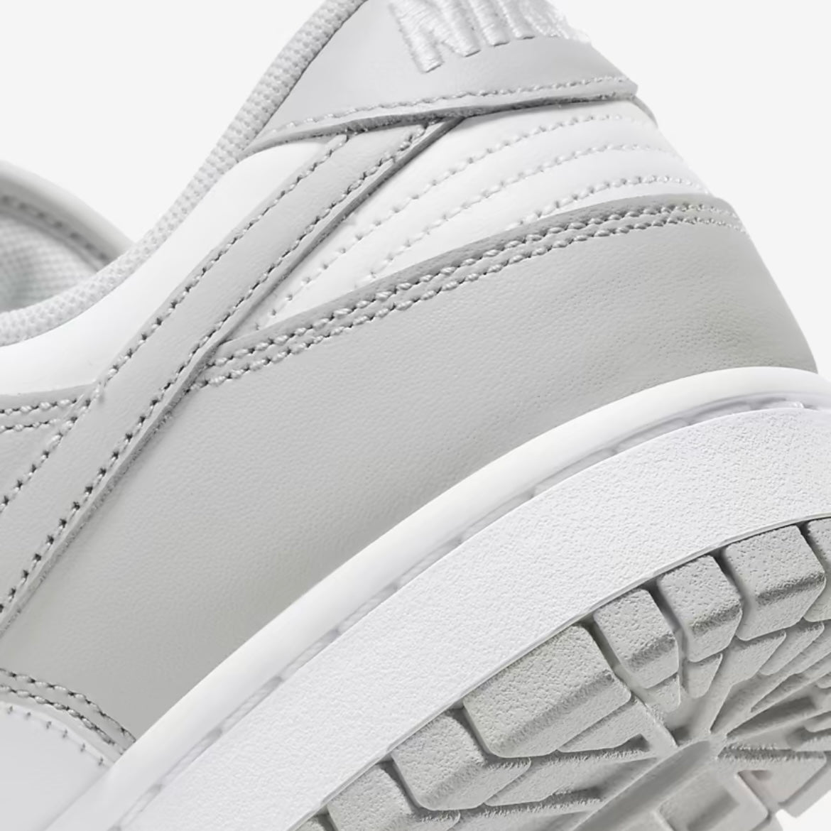 Nike Dunk Low Retro Sneaker