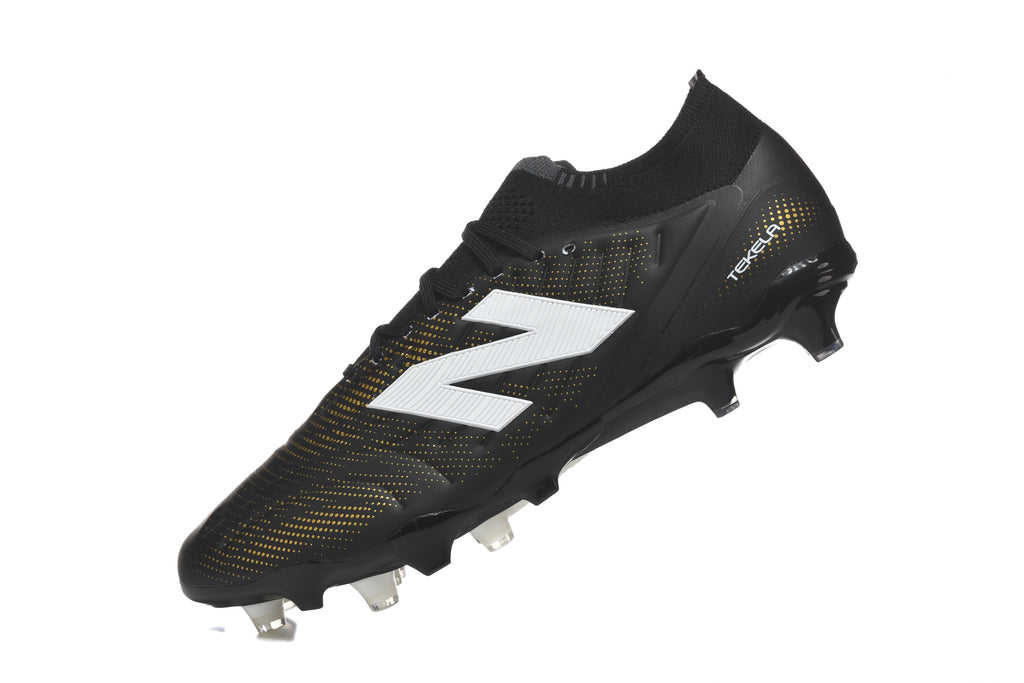 New Balance Tekela V4+ Pro FG Negra Dorada