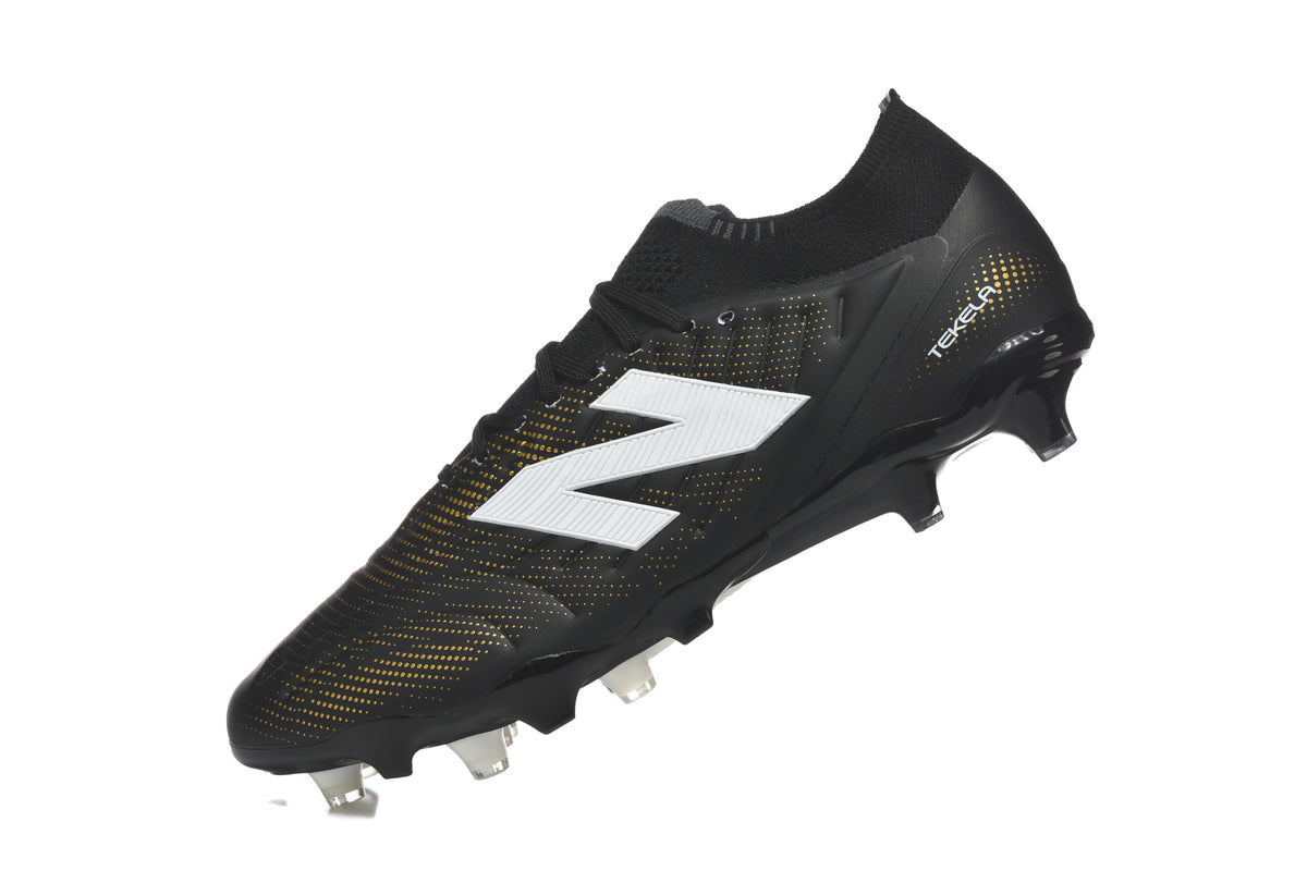 New Balance Tekela V4+ Pro FG Negra Dorada