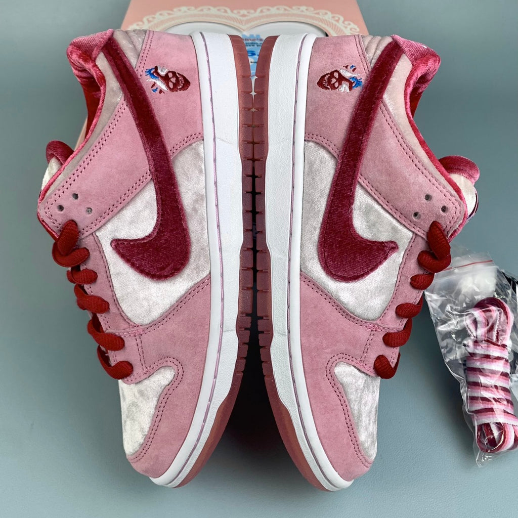 Zapatilla Nike Dunk Low Strangelove