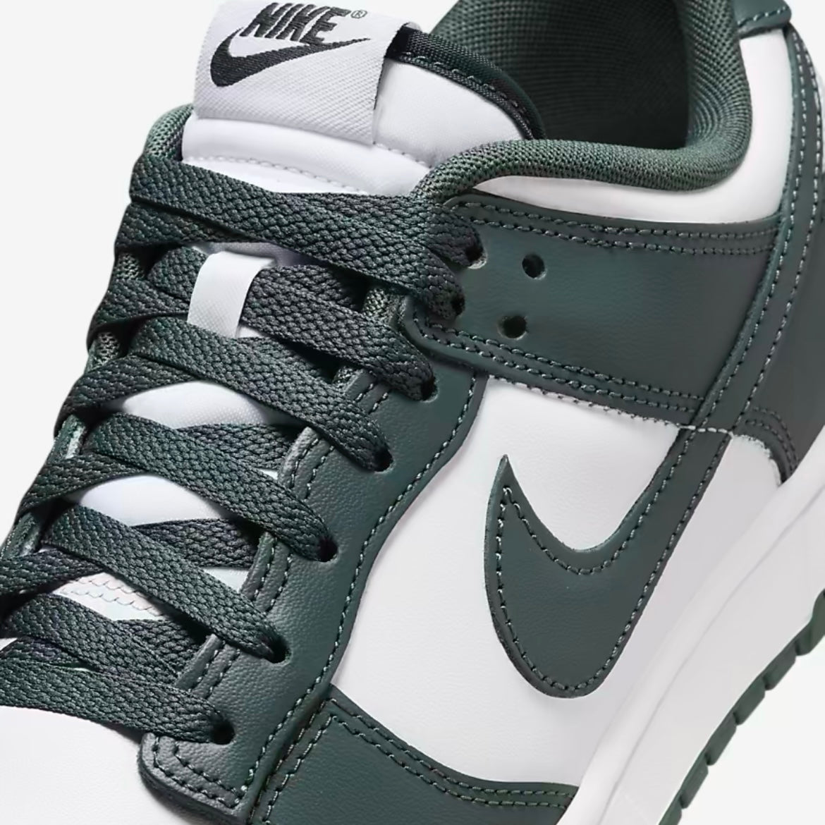 Nike Dunk Low Retro Sneaker