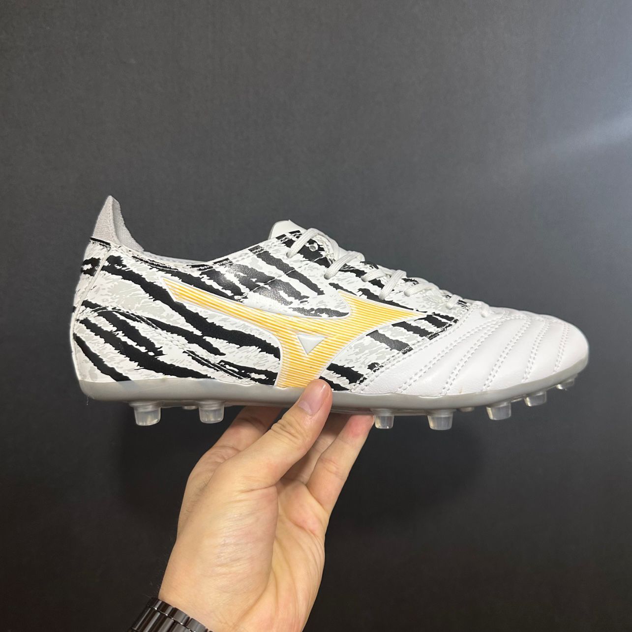 Mizuno Morelia Neo III AG